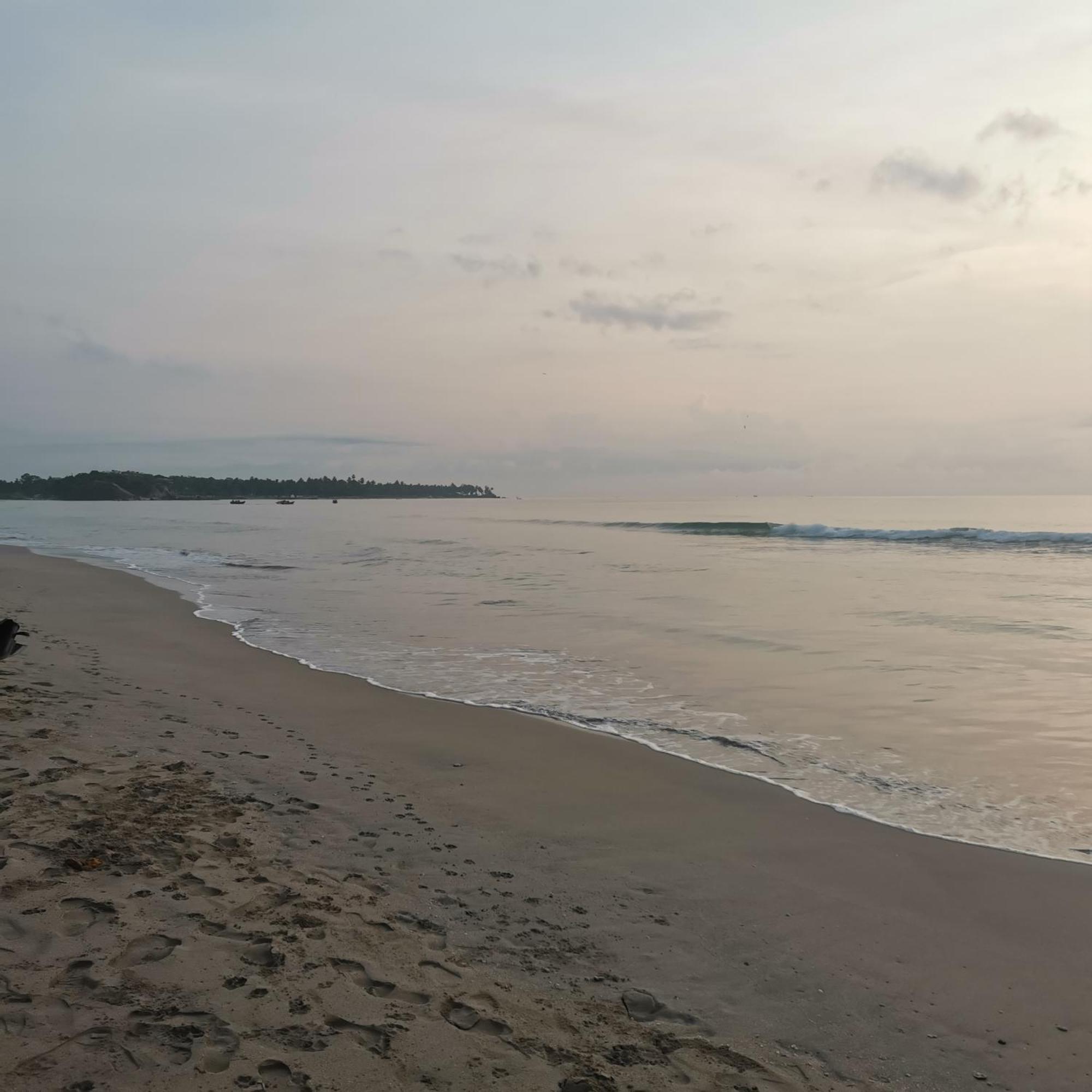 Surf Reef Beach Trincomalee Dış mekan fotoğraf