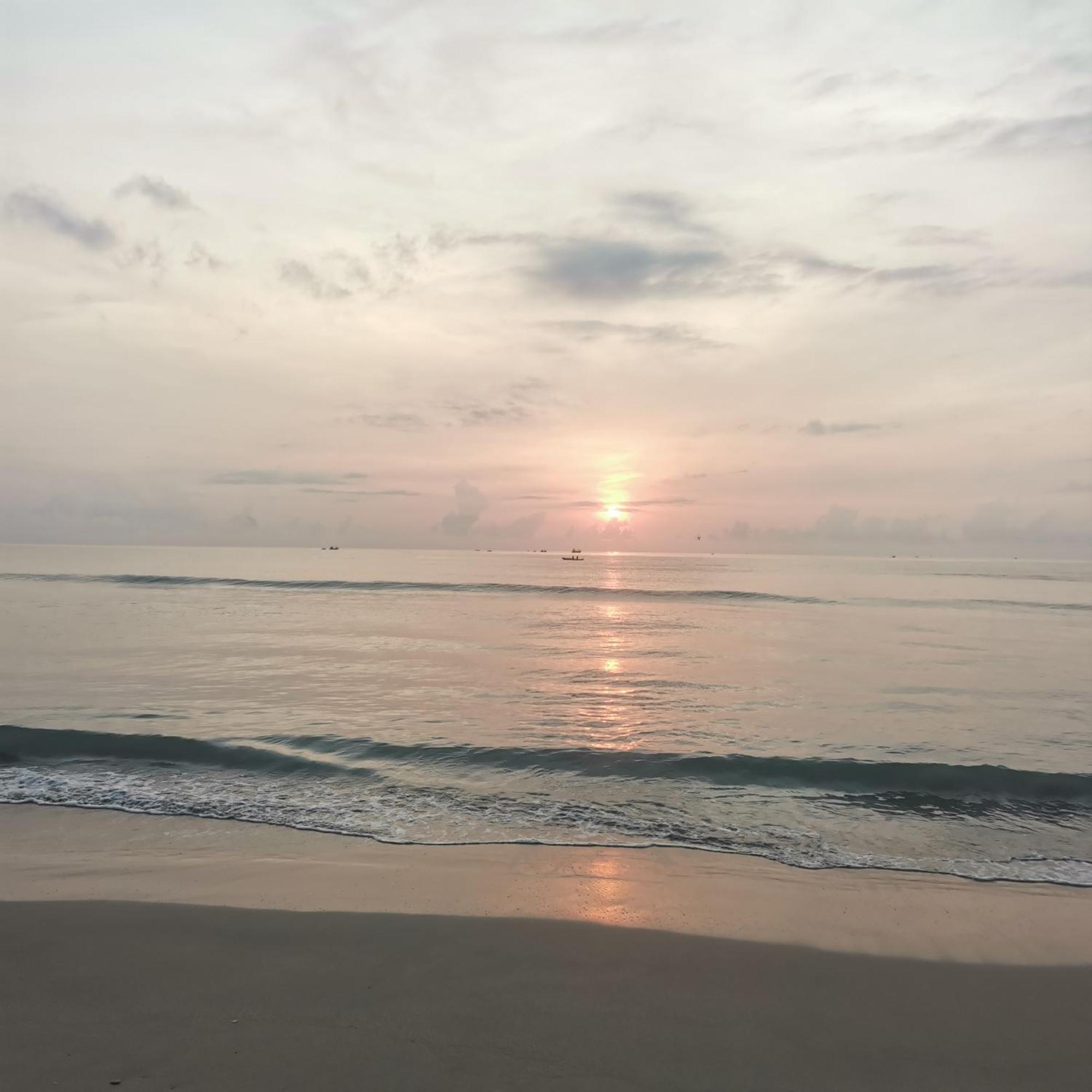 Surf Reef Beach Trincomalee Dış mekan fotoğraf